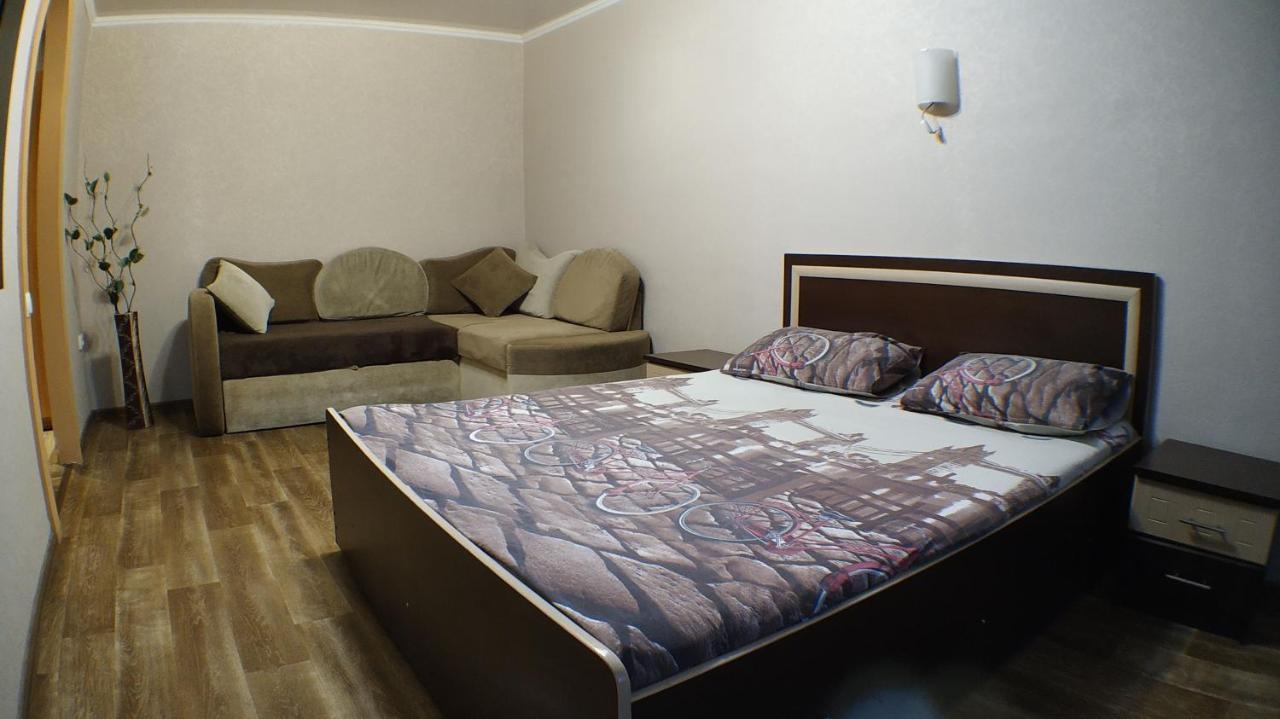 Апартаменты В Центре Металлургов 27 Kr Apartments Kryvyj Rih Eksteriør billede